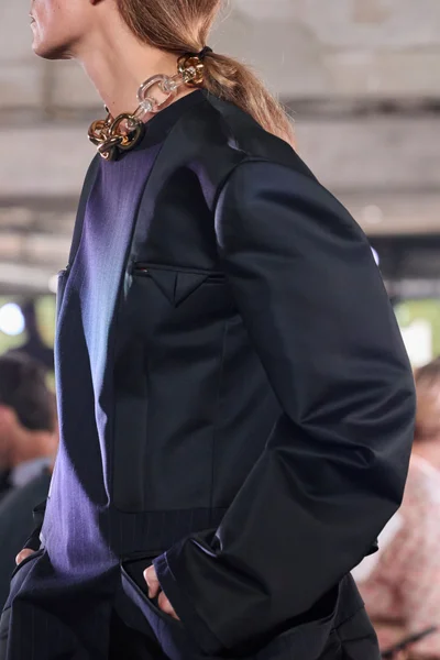Look 37